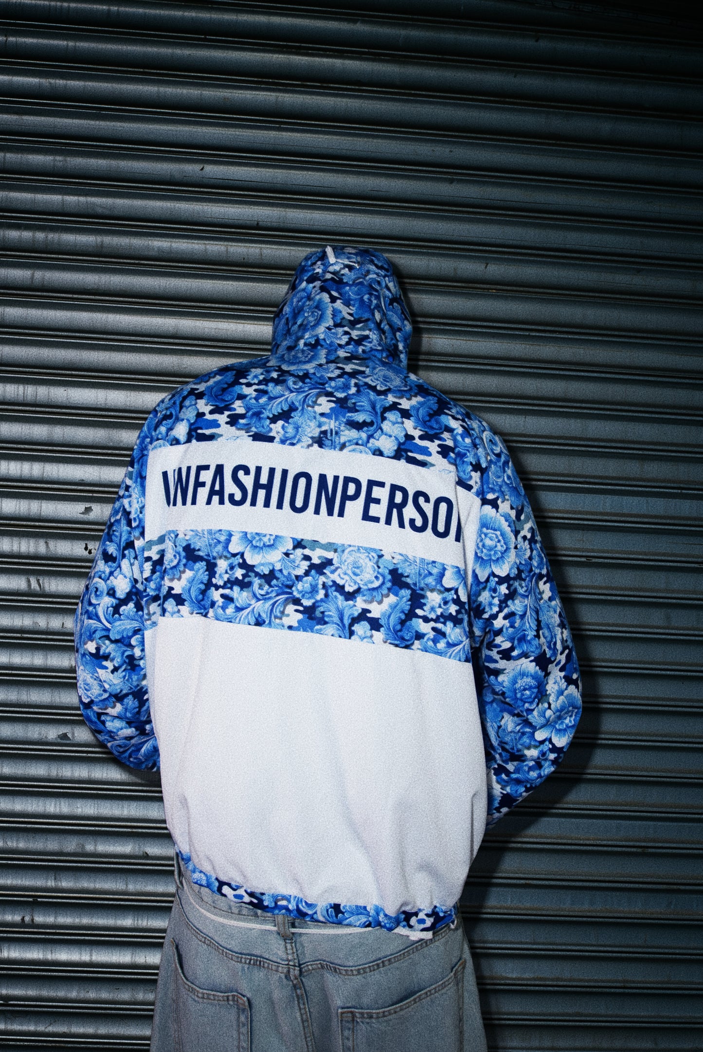 delftware windbreaker